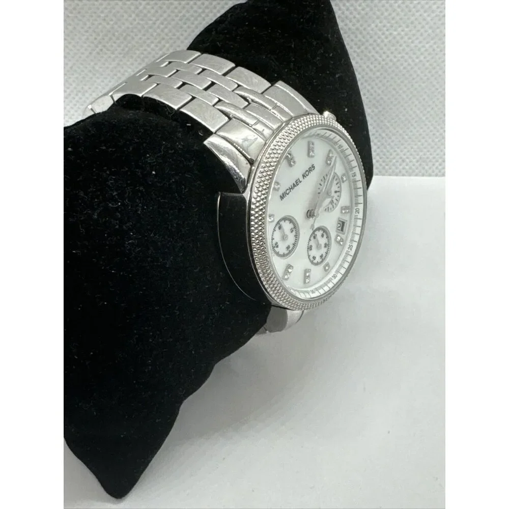Michael Kors MK5020 Women Silver Stainless Steel Analog Dial Wrist Watch JNA278